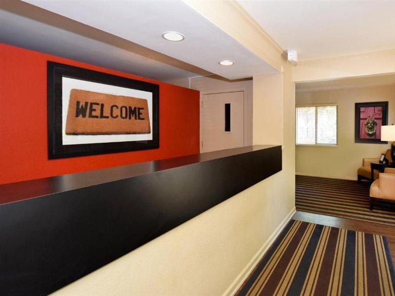 Hotel Suburban East Louisville